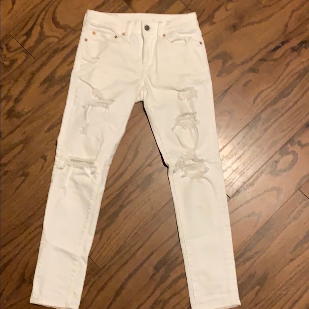 American Eagle Outfitters men’s white ripped jeans